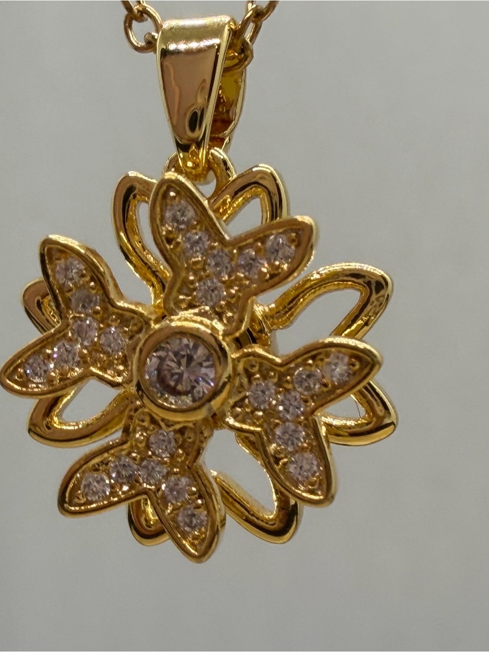 Spinning Gold Floral Crystal Pendant Necklace - Women Jewelry